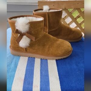 Kookaburra BY UGG Mini Boots Women's Size 10